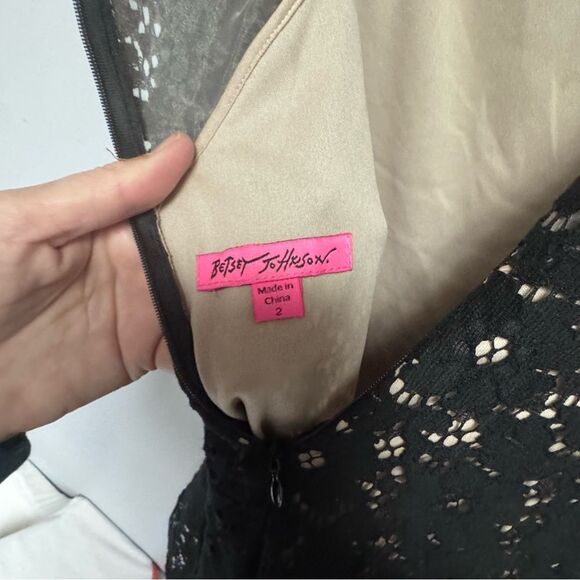 Betsey Johnson lace Overlay nude Black Lace Dress size 2 women’s flare - Picture 6 of 6